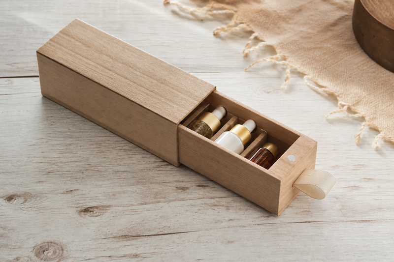 Pull-Tab Cosmetics Box
